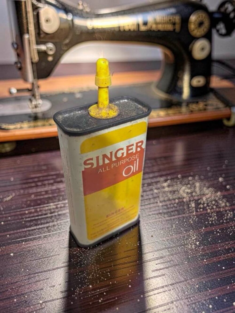 Singer Vintage All Purpose Oil Tin 4 Fl Oz Sewing Machine Lubricant With Origina - Picture 4 of 7